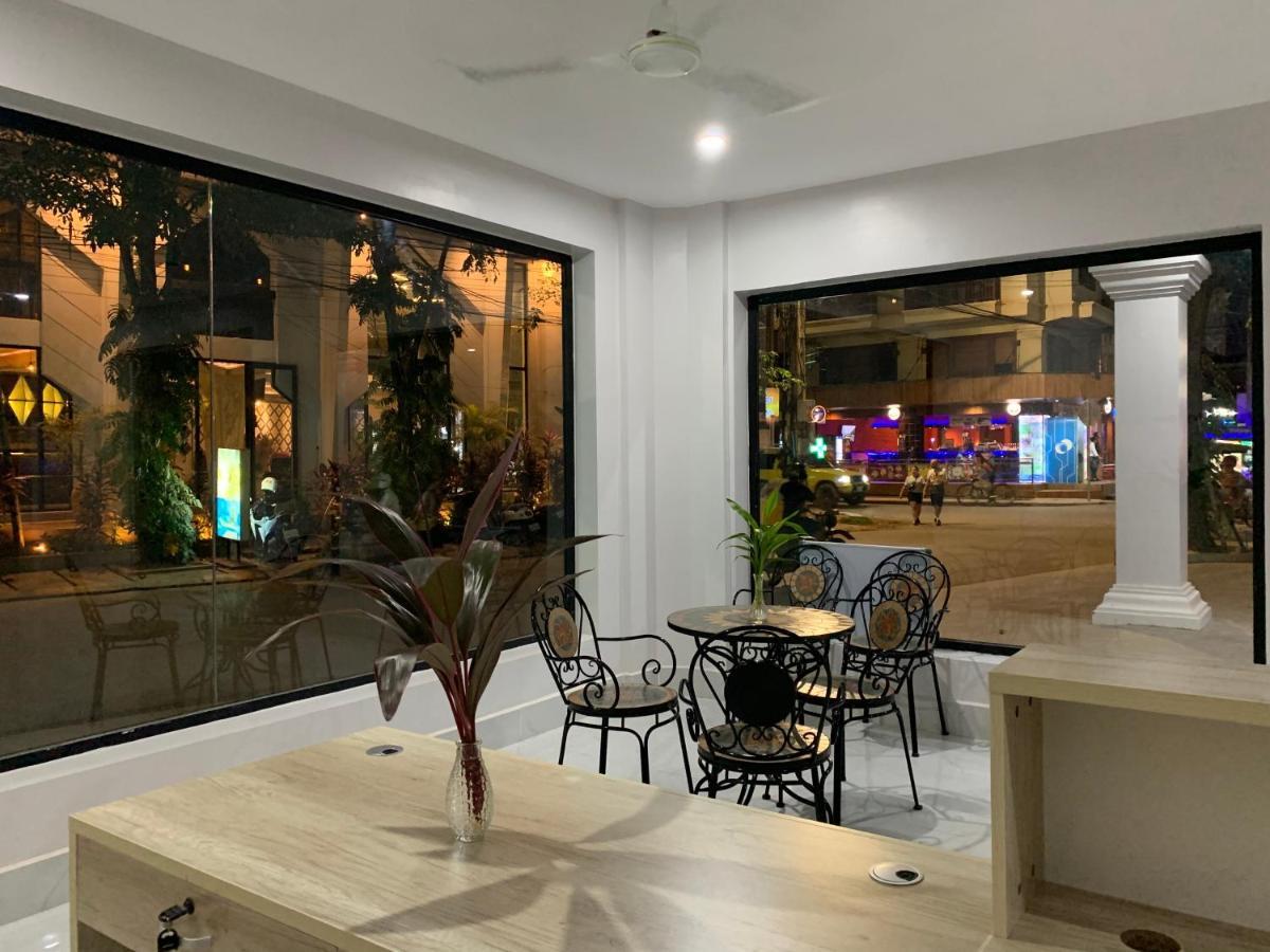Nico'S Hotel And Skybar シェムリアップ エクステリア 写真