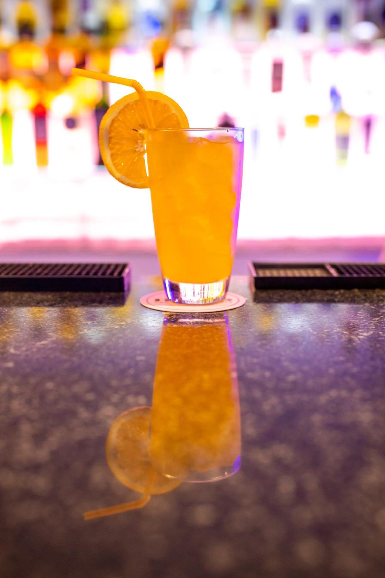 Nico'S Hotel And Skybar シェムリアップ エクステリア 写真