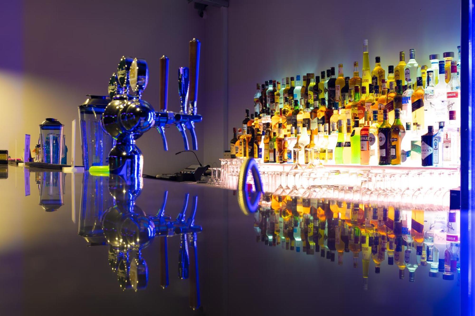 Nico'S Hotel And Skybar シェムリアップ エクステリア 写真