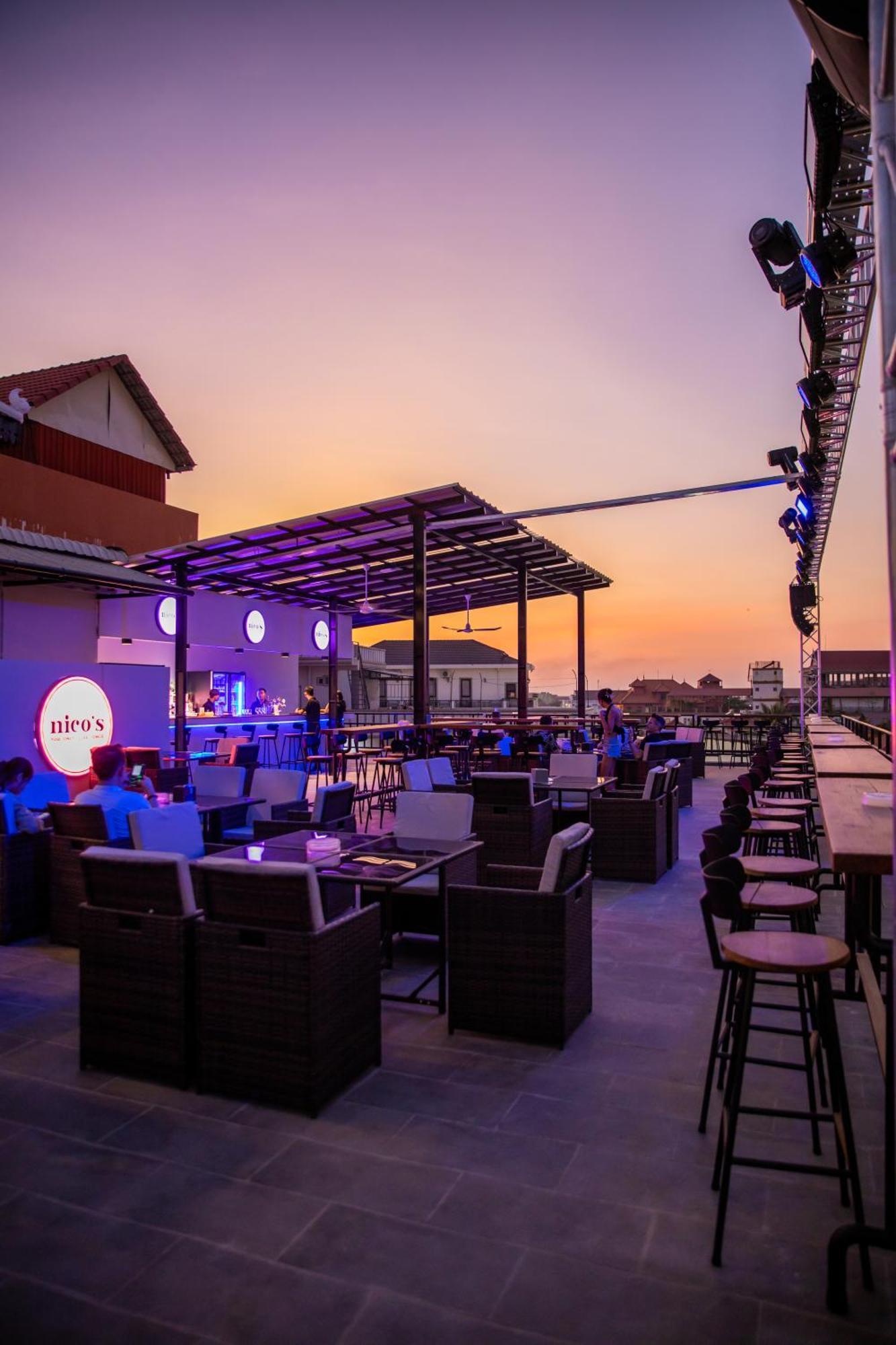 Nico'S Hotel And Skybar シェムリアップ エクステリア 写真